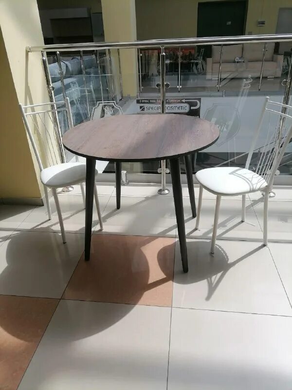 Найти 12 стульев столы и стулья. Кухонный стол и стулья на 8 персон. Стол обеденный викторианской англии. Большой стол 12 стульев 100x200300. Найти 12 стульев столы и стулья.