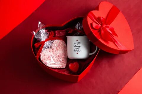 Что подарить любимой женщине на День святого Валентина