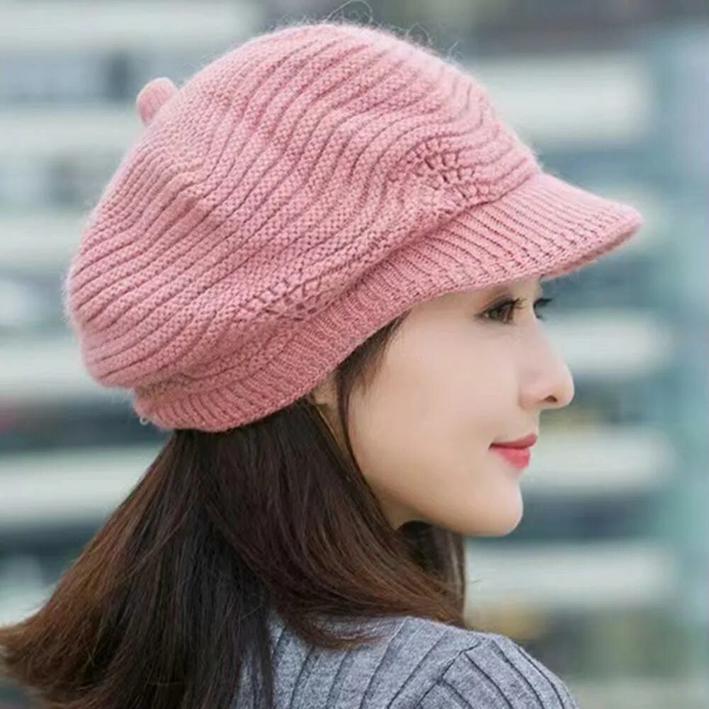 Шапка с козырьком спицами. Вязаный берет с козырьком. вязаные кепки для женщин. беретки с козырьком спицами.