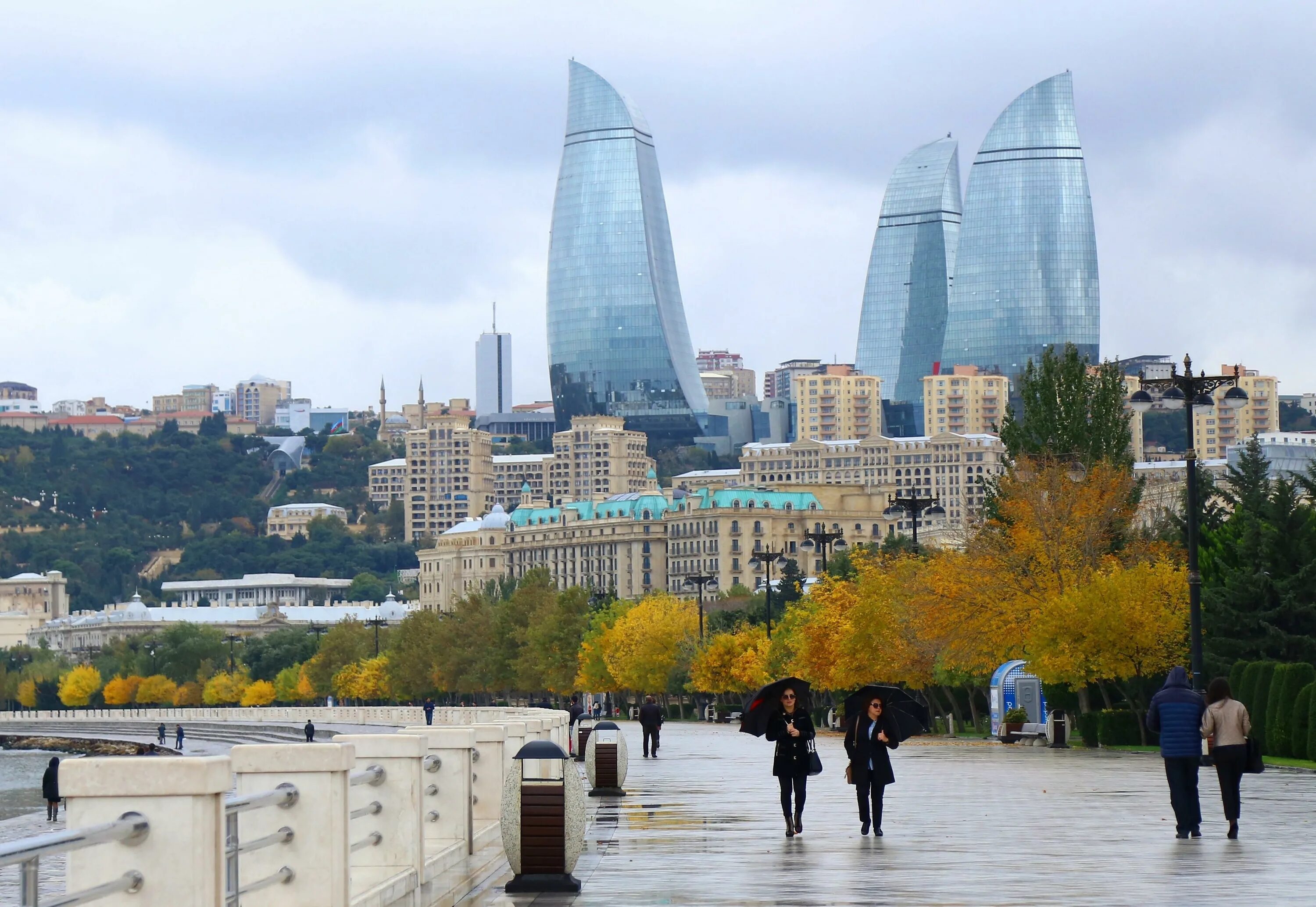 Погода в баку в сентябре. Баку 2023. Баку фото города 2023. Ветер в Баку. Азербайджан осень Баку.