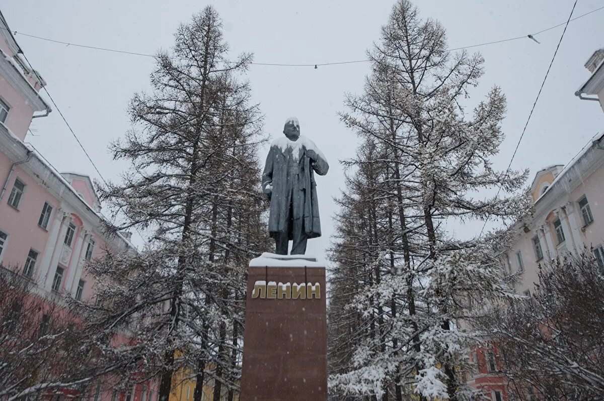 Вечерний город североуральск. Миронова Североуральск. Мэр города Североуральска. Город Североуральск.