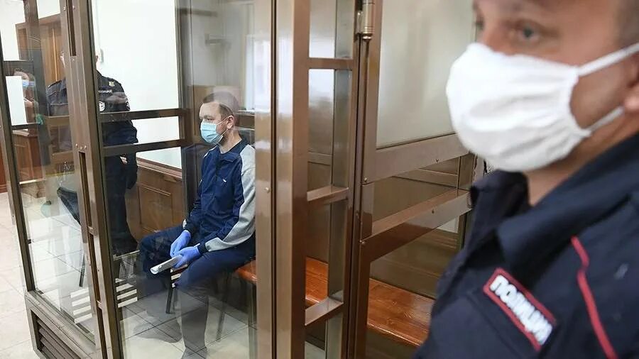 в банке. томича арестовали. борзенков курск полиция. следственный комитет арестовал. приговор жительнице.