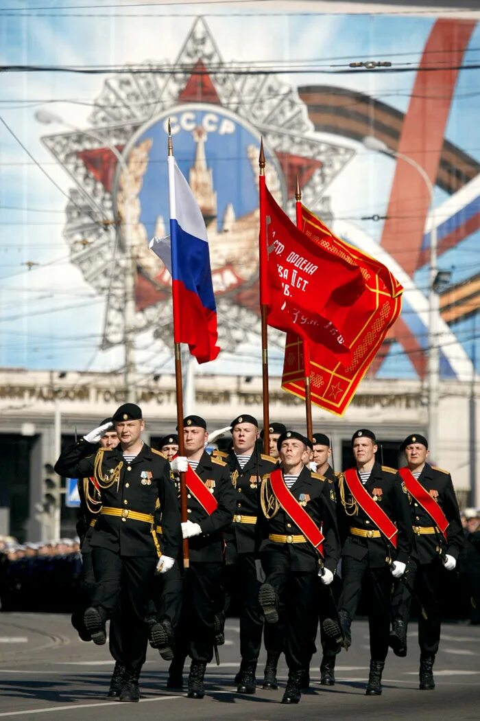 Струна морпех на параде. Морпехи на параде. морская пехота на параде. парад победы морпехи.