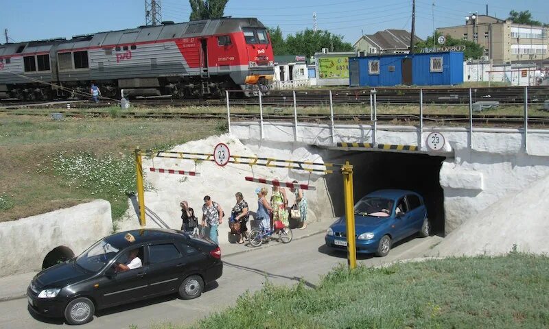 Нападение на морозовск. Морозовский аэродром Ростовская область. Станция Морозовская-Южная. Морозовская Ростовская область аэропорт. Станция Морозовская Ростовской области.