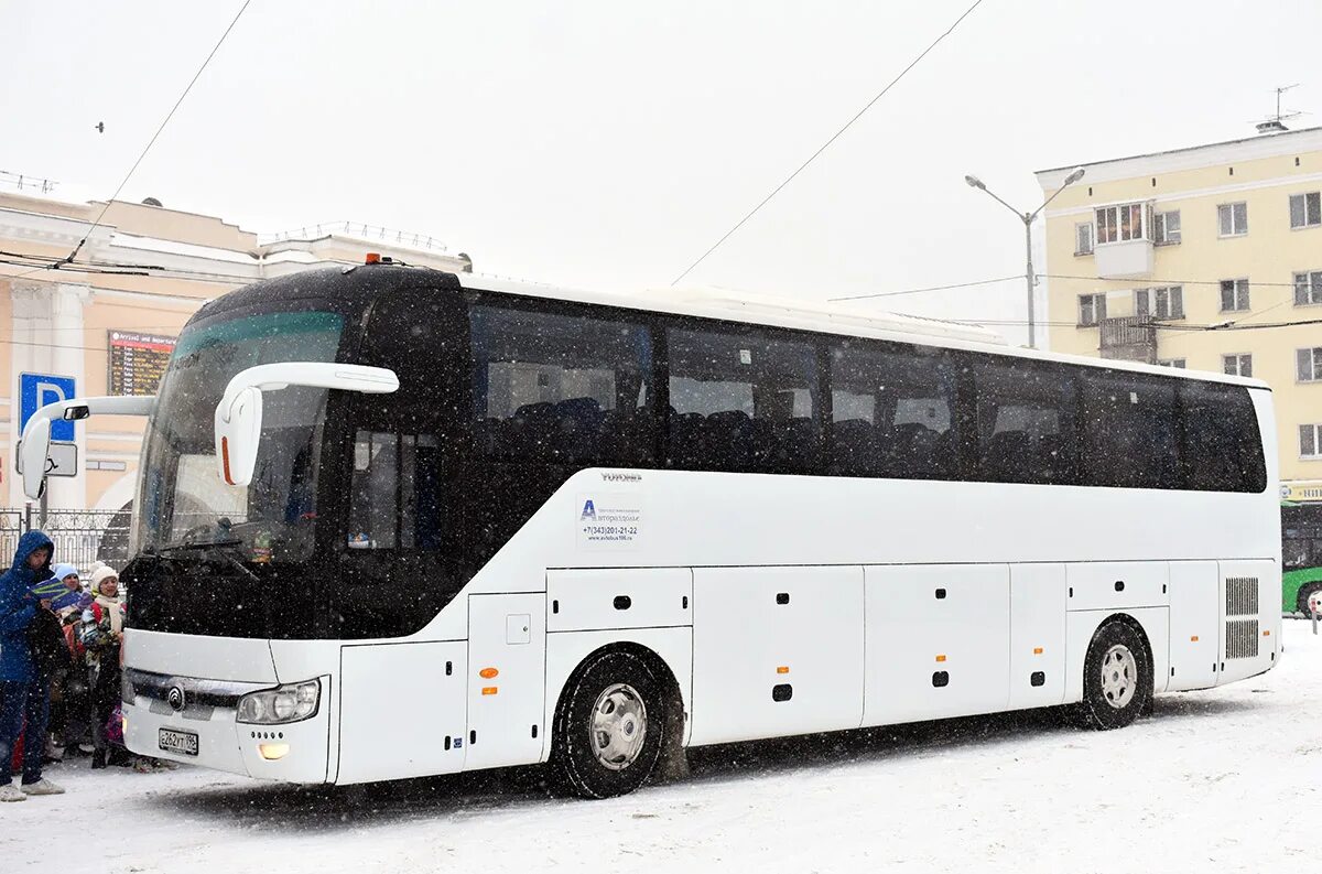 Е 262. Yutong zk6122h9. Автобус Ютонг zk6122h9. Yutong zk6122h9 салон. Автобус Ютонг 110.