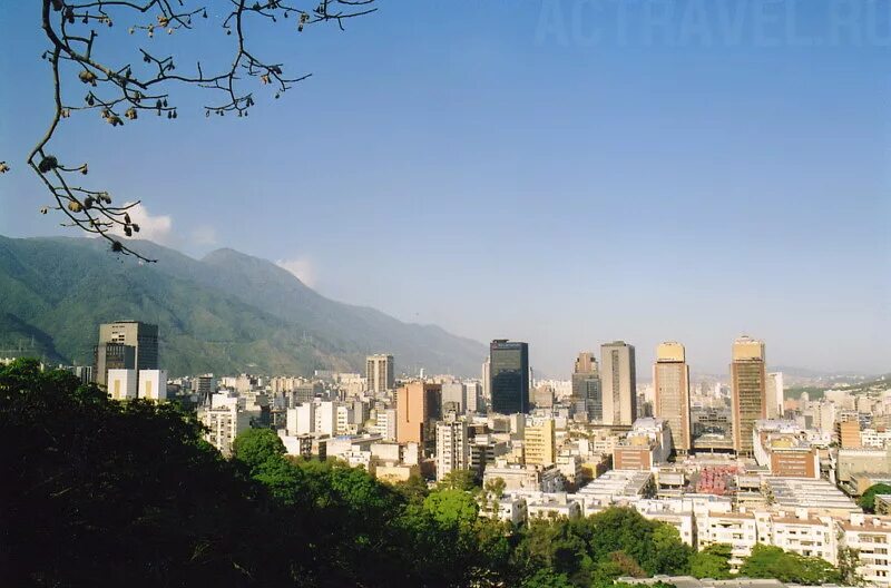 Столицей какой страны является город каракас. Каракас венесуэла. Центральный парк каракас. Венесуэла валенсия каракас. Каракас столица.