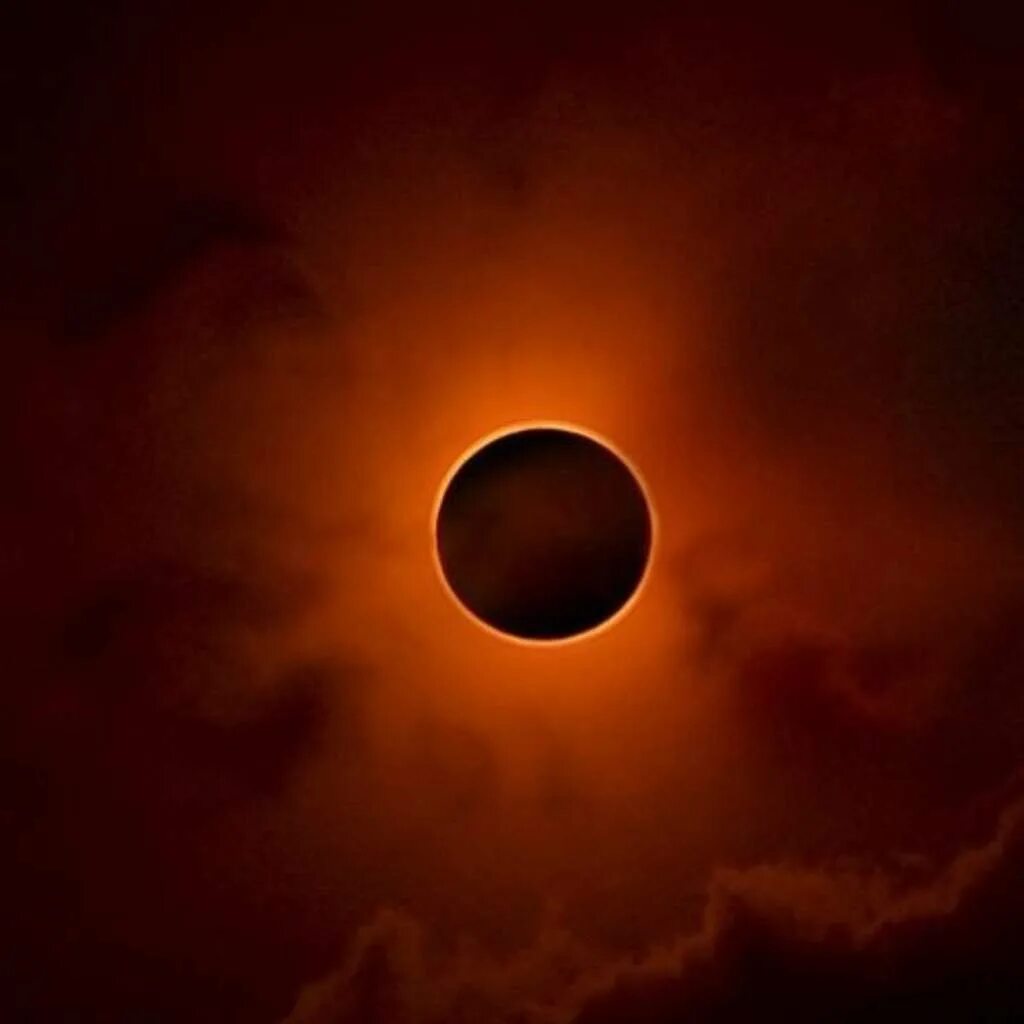 Eclipse Solar затмение. Лунное затмение Эстетика. Солнечное затмение на Луне. Красивое солнечное затмение. Солнечное затмение картинки