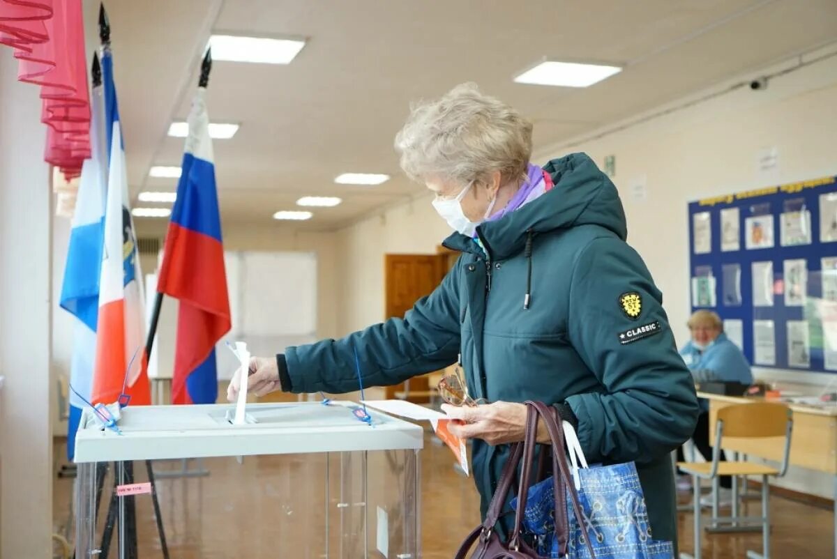 Третий день голосования наблюдатели. Выборы фото. Нарушения на выборах. Общественный наблюдатель на выборах. Нарушение на избирательном участке.