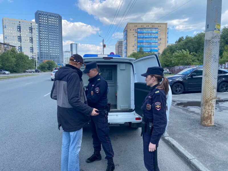 Ппс полиция. Полиция следит за общественным порядком. Маленький росгвардеец. 10 тыс полицейским. 10 тыс полицейским.