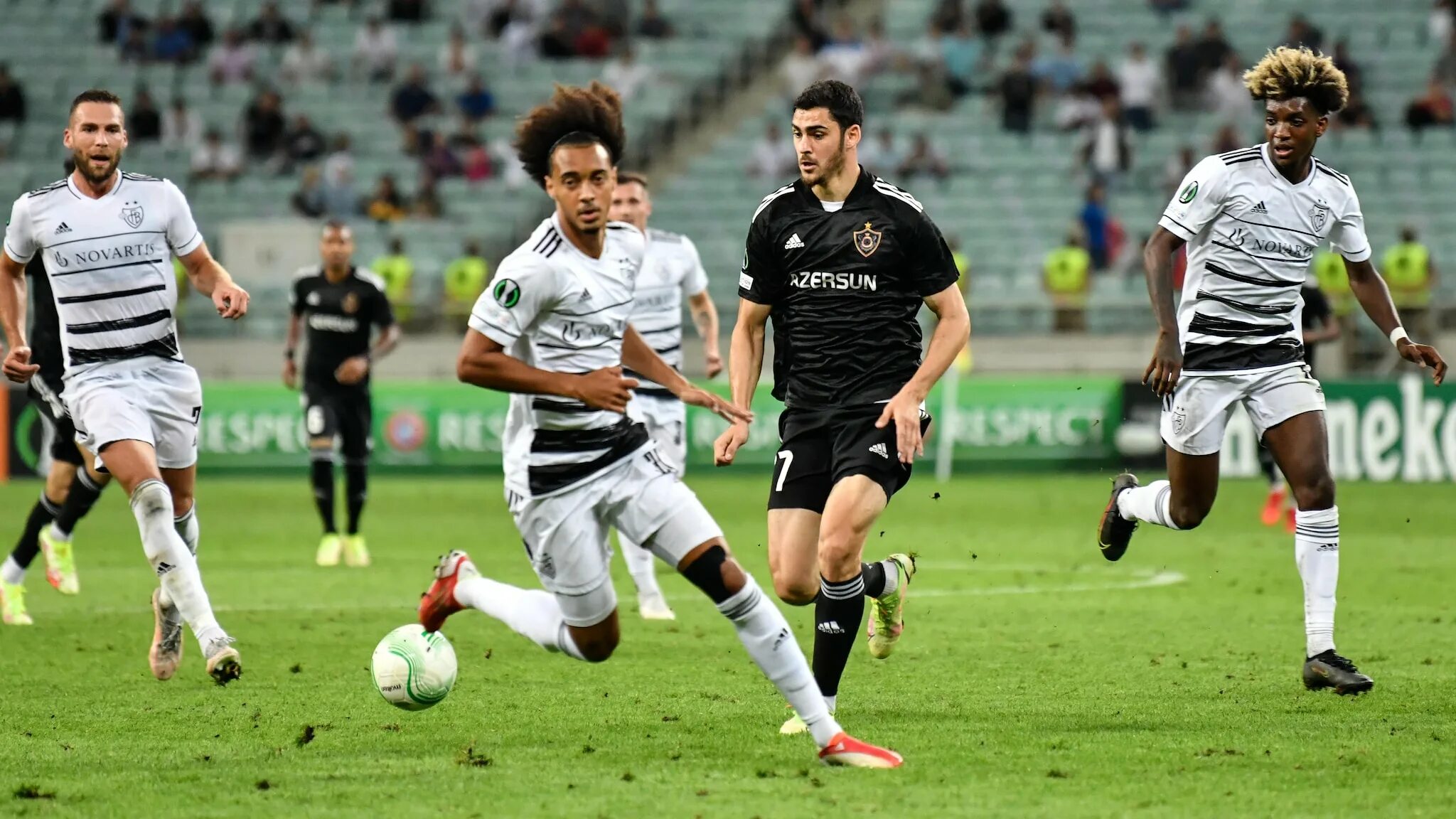 Qarabag FK 2022. Qarabag FK 2021. Sahruddin Qarabag. ФК Карабах форма.