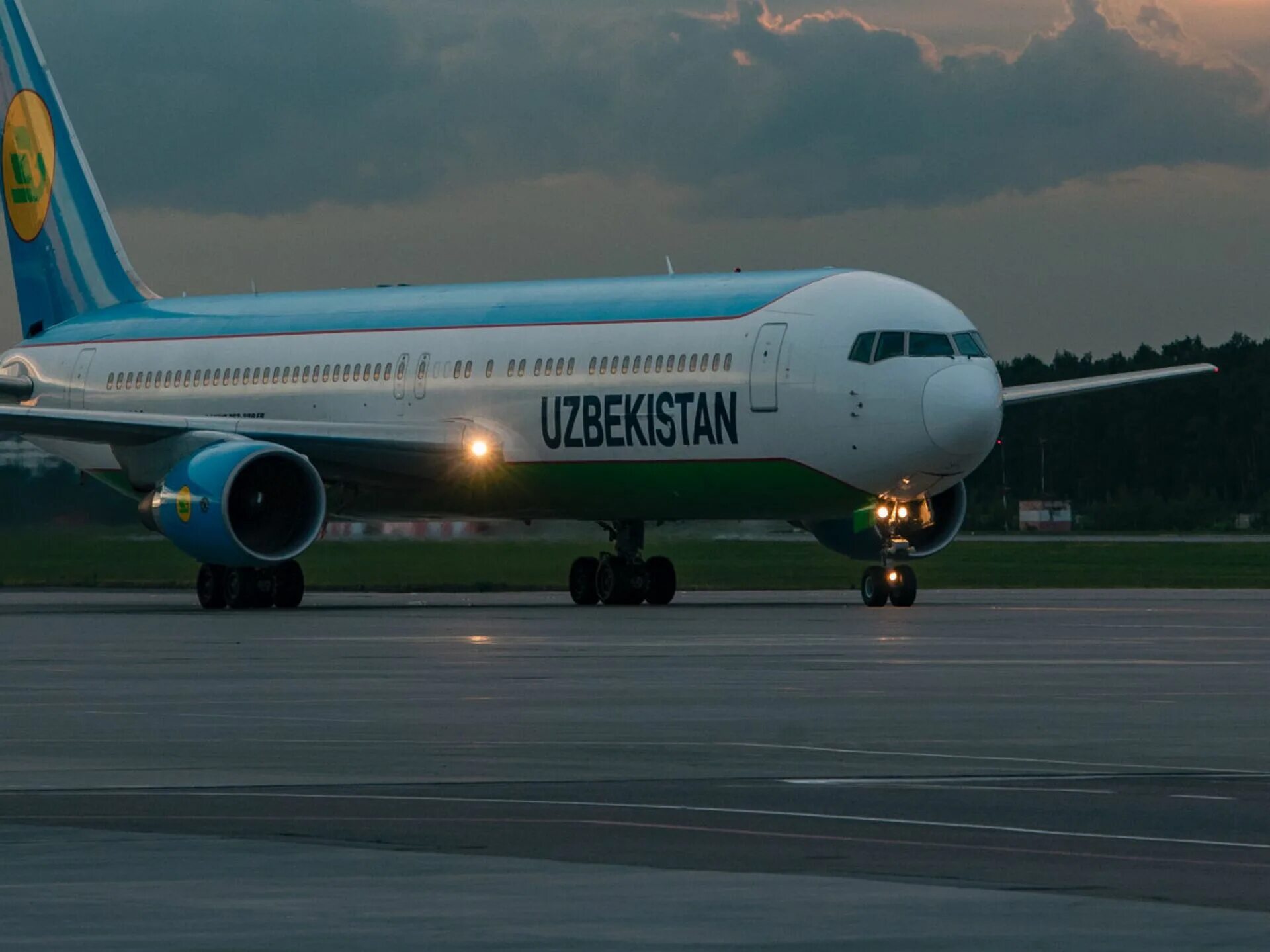 Самолеты узбекских авиалиний. Airbus 330-200 узбекистан. Боинг 787 дримлайнер узбекистон хаво йуллари. Uzbekistan airways technics photos. Boeing 787‑9 узбекские авиалинии.