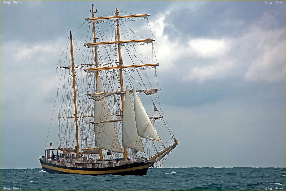 Парусник полтава. Парусник седов алые паруса. Шхуна виктория судак. Парусник на ветру. Парусник форум.