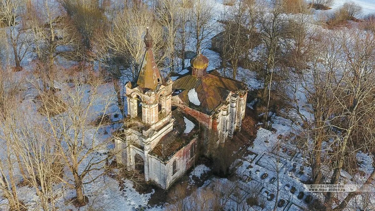 Новгородская область 2019. Церковь Николая Чудотворца Хочени. Д Хочени Батецкий район храм. Старый храм Новгородская область. Церковь Николая Чудотворца Косино, Новгородская область.