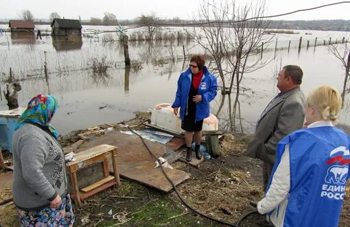 Уровень суры алатырь. Алатырь 2012 половодье Подгорье. Поселок Алтышево Алатырский район. Паводок Алатырь. Алатырь паводок 2022.