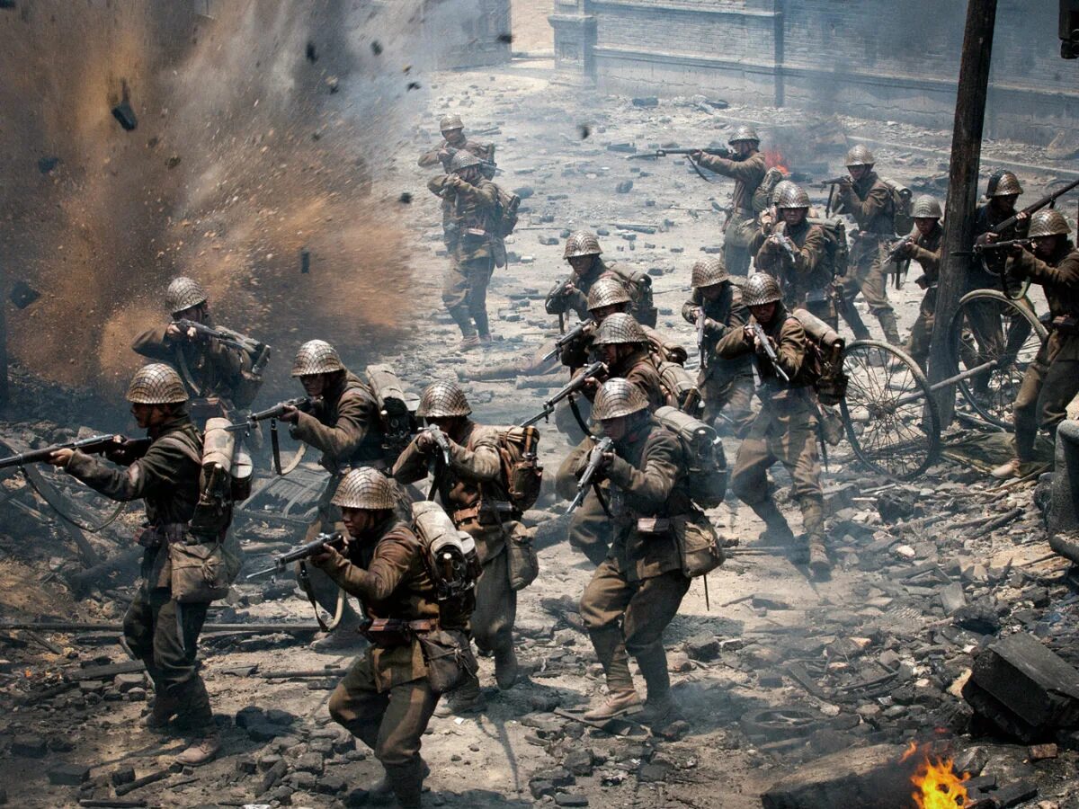 Бой 28 панфиловцев фильм. Солдат защищает ребенка. Смешные американские солдаты. Поле боя великая отечественная война. Война великая отечественная война 1941-1945.