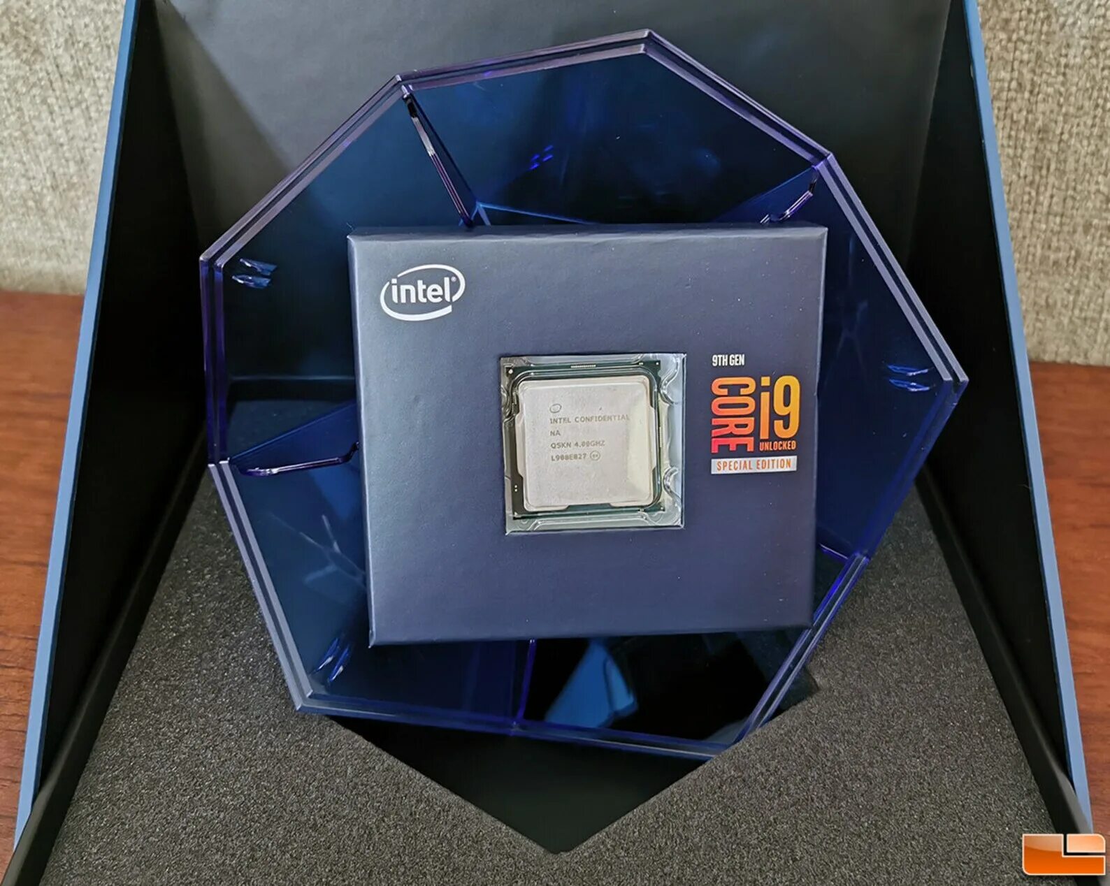 Core i9 поколения. Core i9 9900k Box. Intel Core i9-9900k (Box). Intel Core i9 Box. Intel i9 9900k.