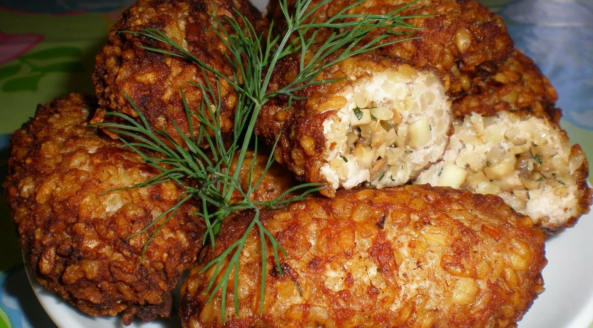 Что можно сделать из фарша рецепт. Блюда из фарша. необычные блюда из фарша. блюда из куриного фарша. праздничное блюдо из фарша.