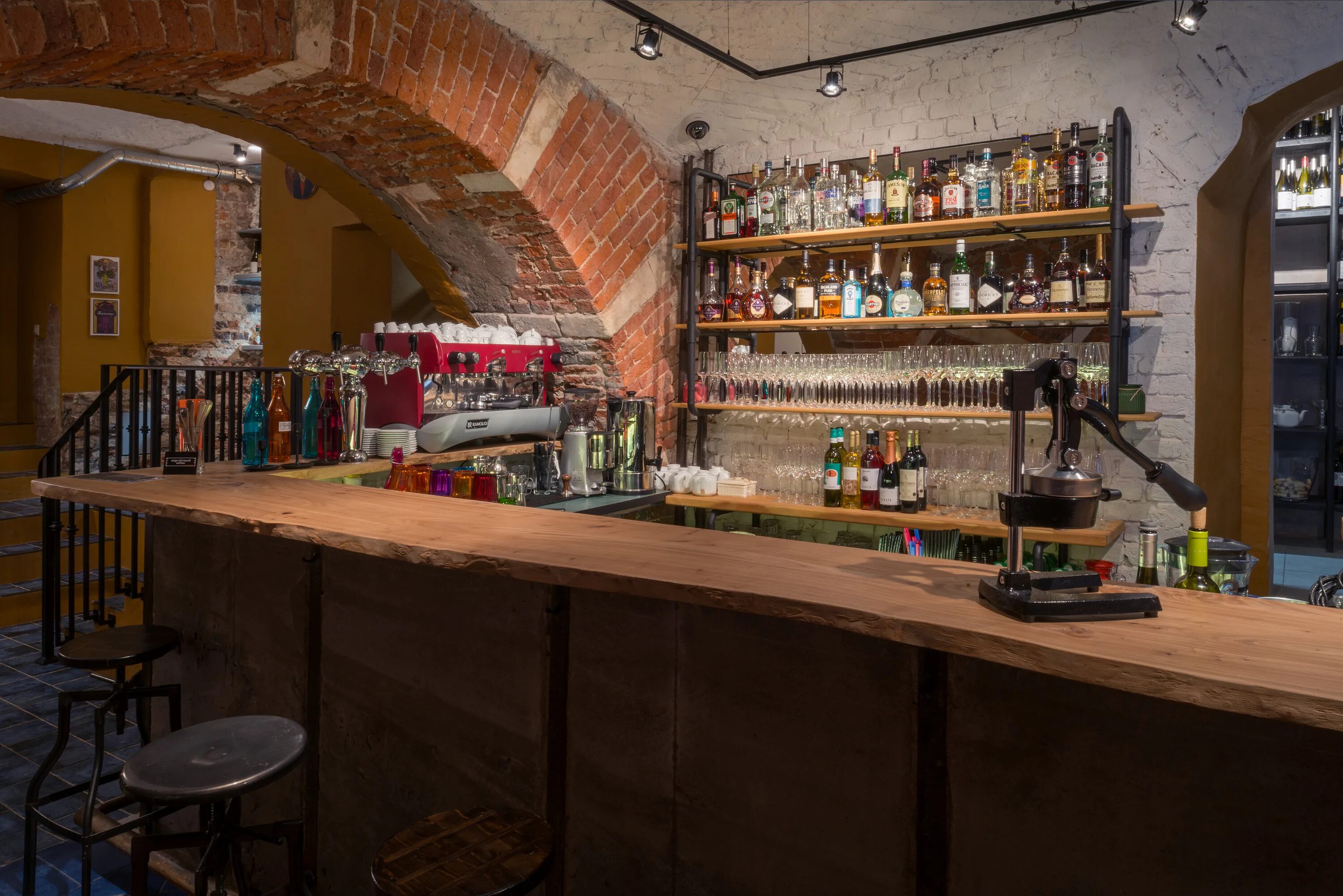 Twenty two новосибирск. асап бар москва. Inamo ресторан в лондоне. открытый бар. открытый бар.