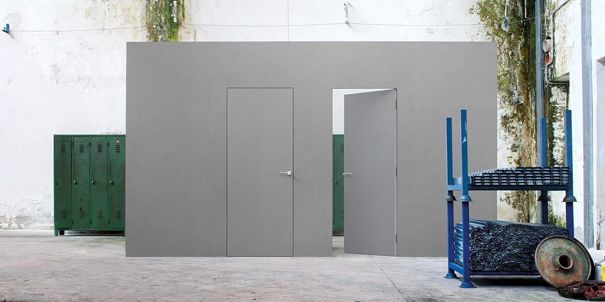 Установка скрытых дверей под покраску. Eclisse Syntesis line. Комплект раздвижной системы Eclisse Milan u Osemr. Дверь невидимка. Технические двери скрытого монтажа.