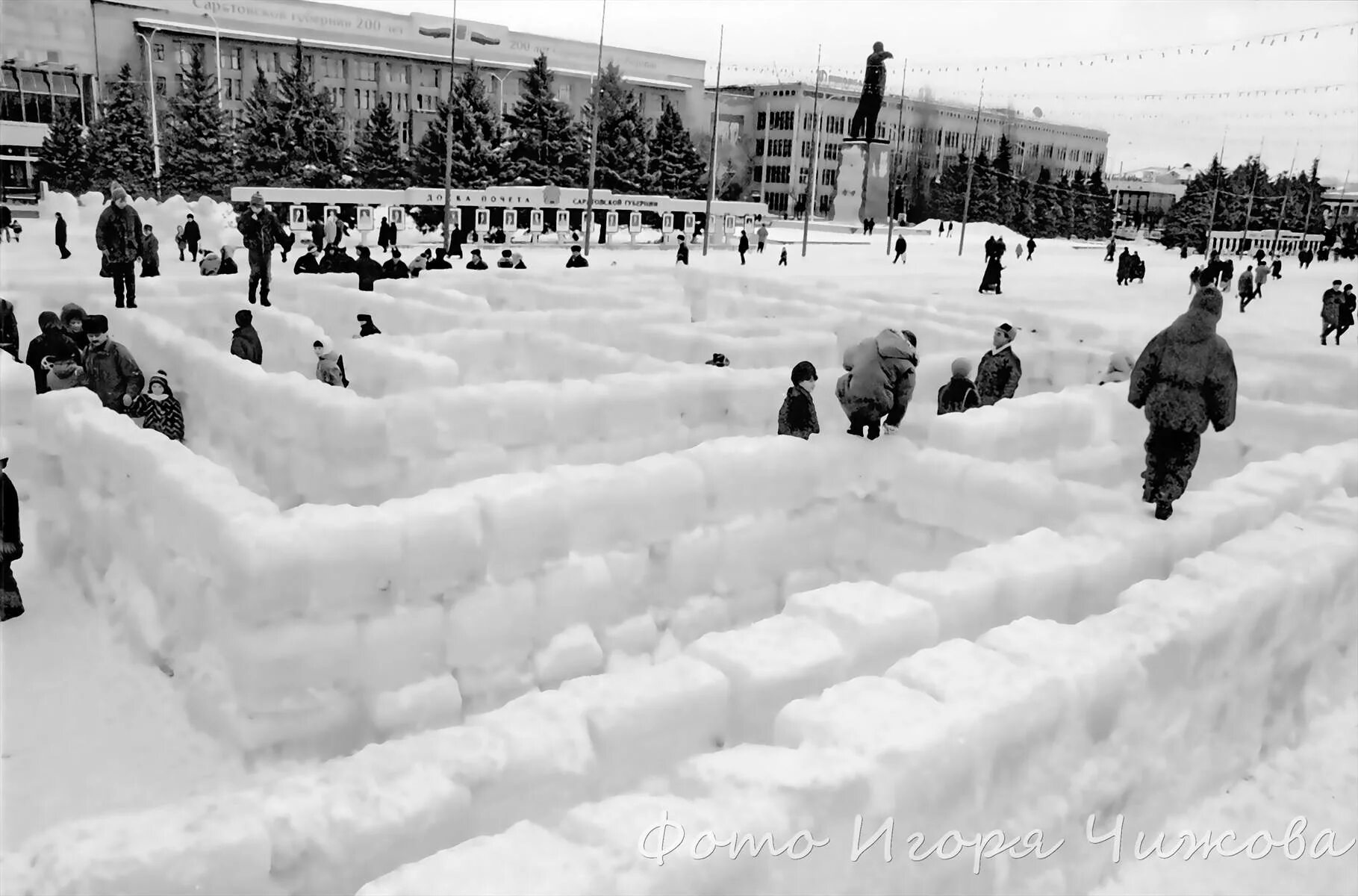Снег в домодедово. Зима 1997 года. Новосибирск гум 1987. Москвич 2023. Сочи 1997.