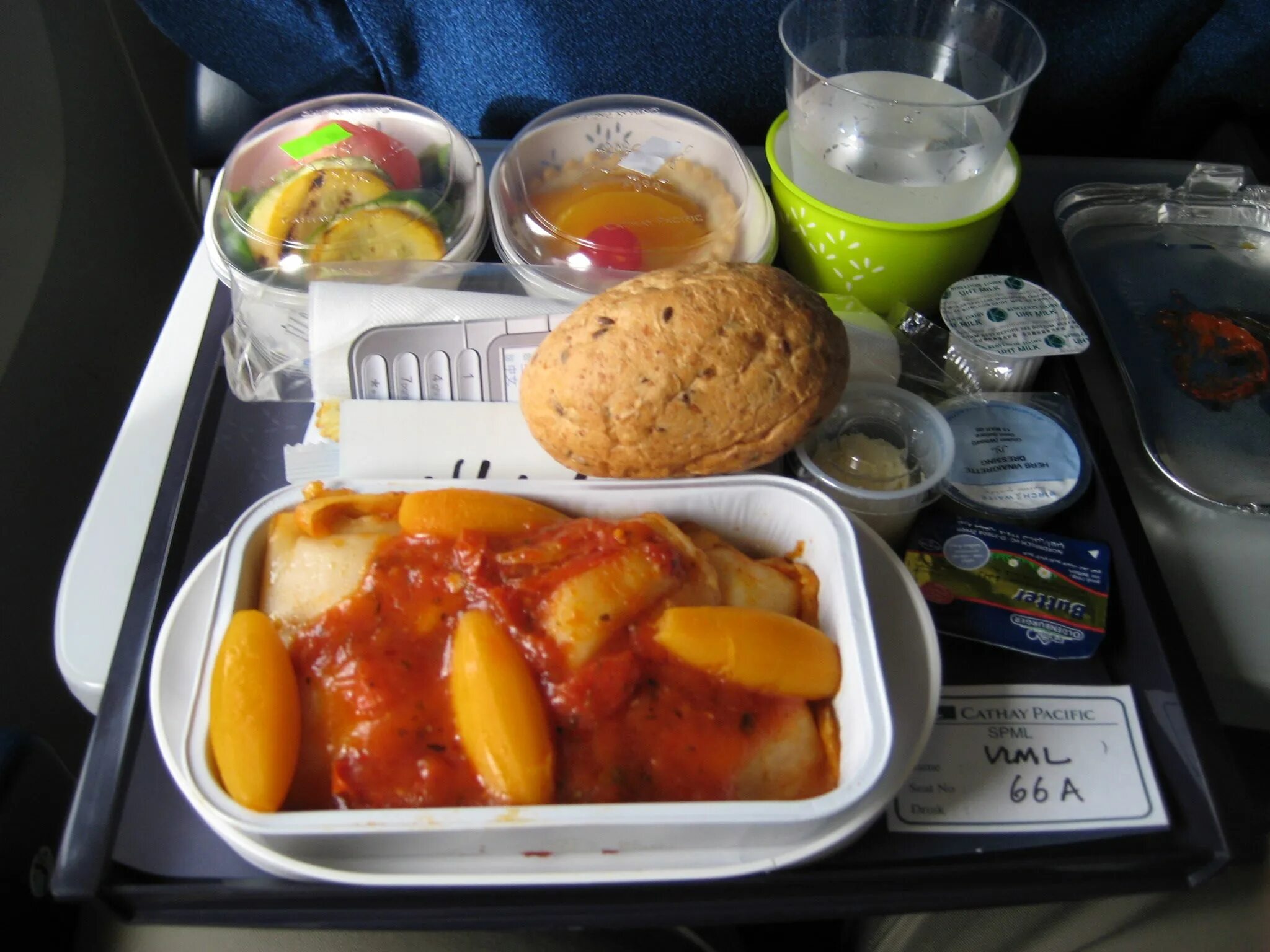 Еда в самолете. Обед в самолете. Вегетарианское питание в самолете. Завтрак в самолете. Разогрел обед