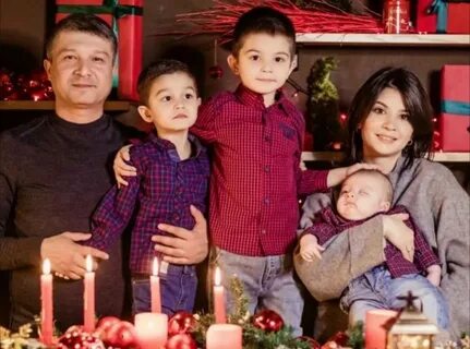 Каратэмен айналысатын жалаңаш жігіттердің суреттері