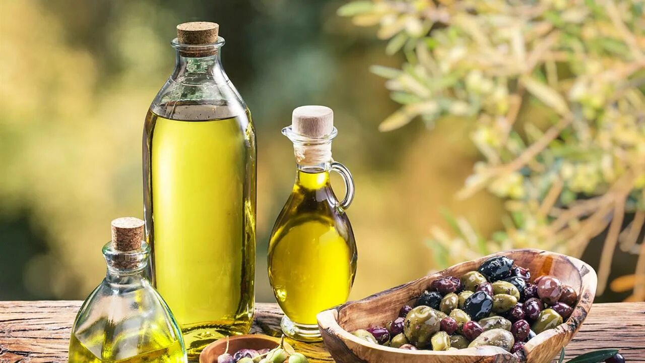 Olive Oil масло оливковое. Оливки и оливковое масло. Оливковое масло с эфирными маслами. Оливковое масло для лица. Чем заменить оливковое масло