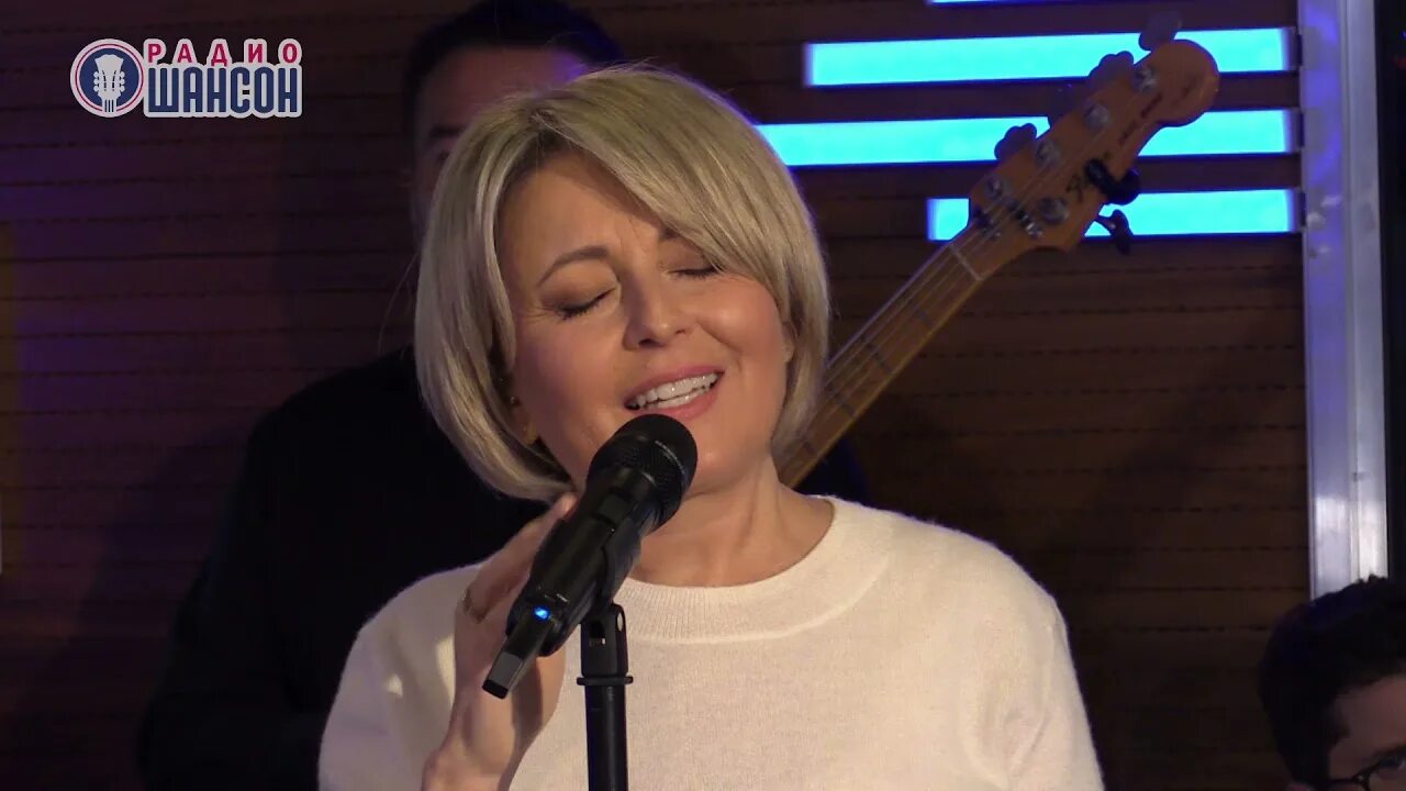 Городок ноты для фортепиано. Городок (песня анжелики варум). Аккорды ноты. Варум ах как хочется вернуться. Городок ноты для фортепиано.