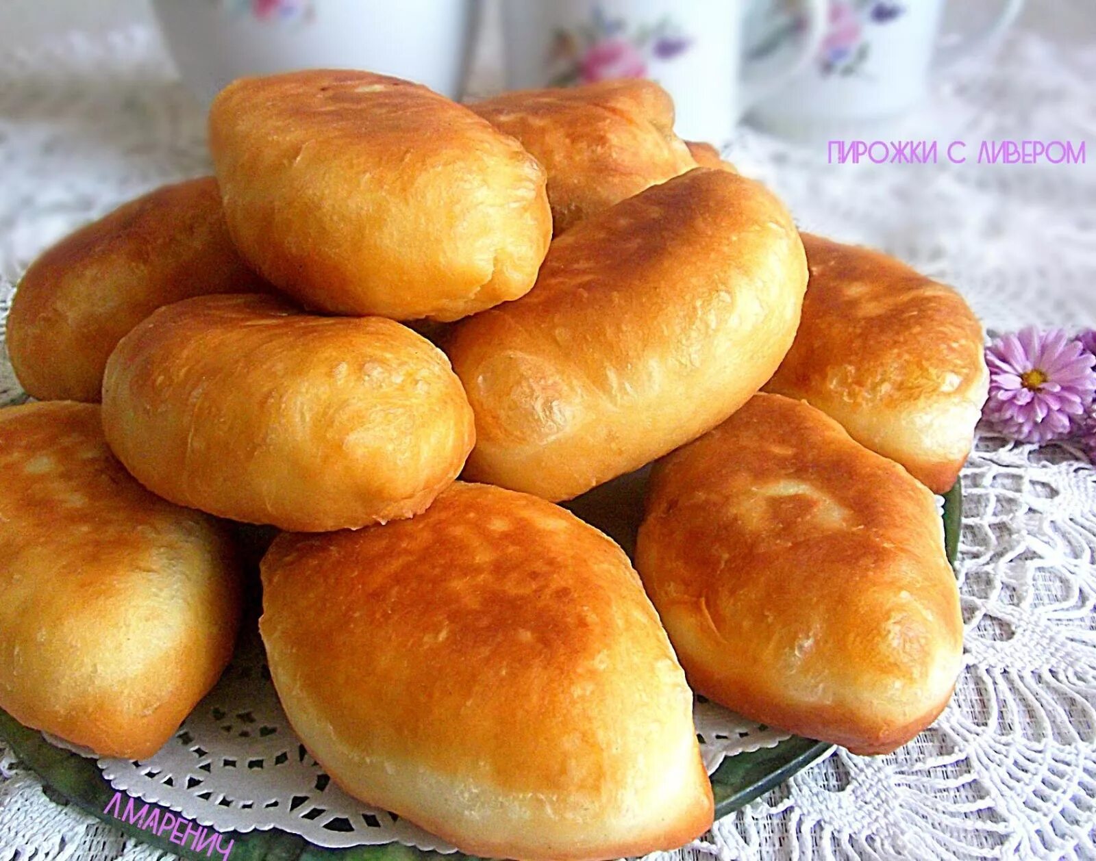 Вкусный ливер для пирожков. Пирожки с ливером. пирожки с потрибкой. пироги с ливером. пирожки с ливером жареные.