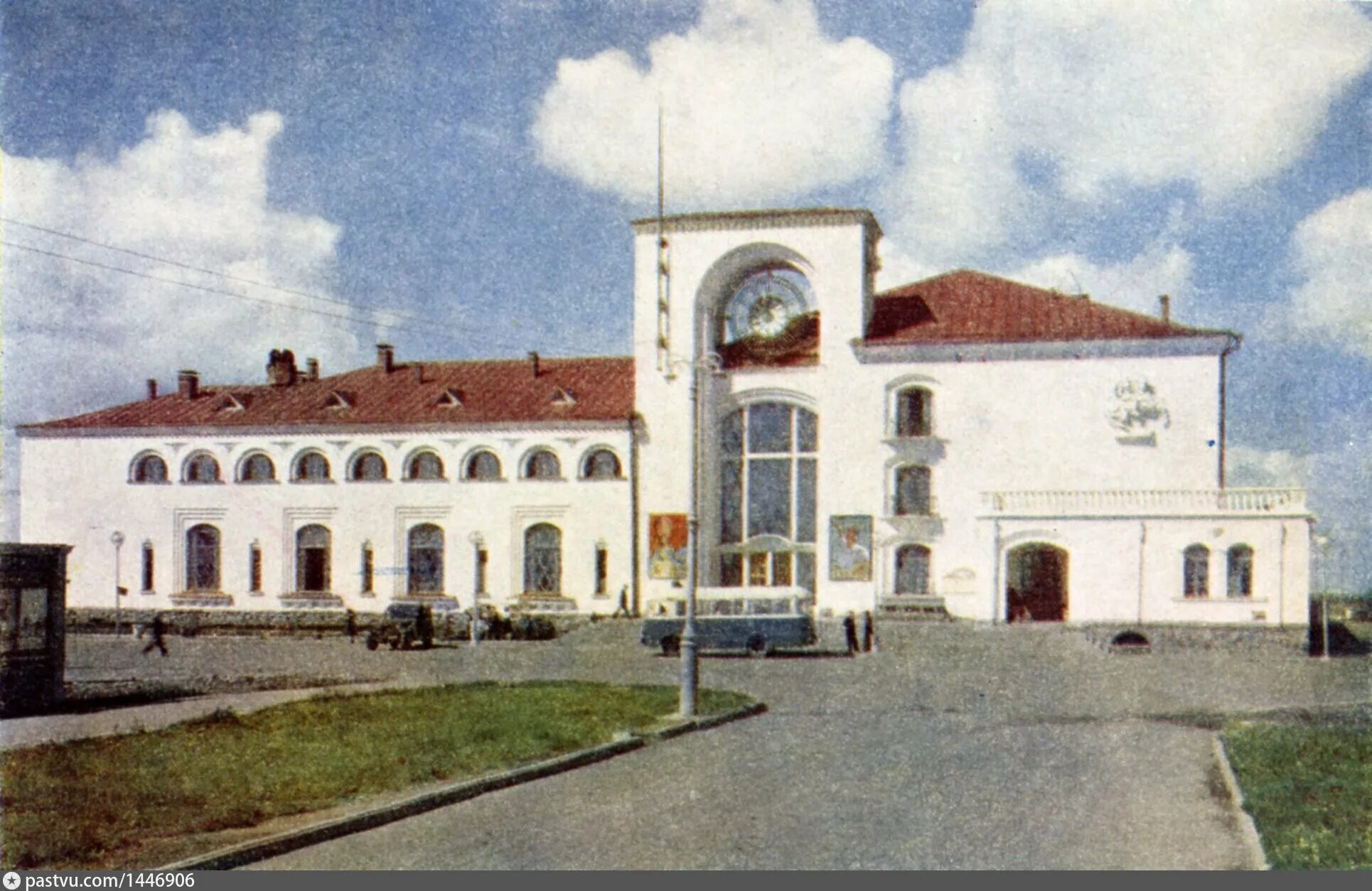 Новгород в советское время. Великий Новгород 1990 год. Великий Новгород СССР. Вокзал Великий Новгород. Великий Новгород в 1990г.