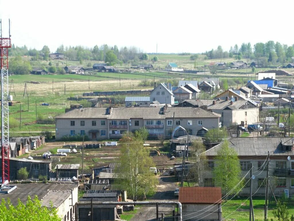 Поселок ленинская погода на неделю. Пгт Ленинское Шабалинский район. Школа пгт Ленинское Шабалинского района. Пгт Ленинское Шабалинского района Кировской. Пгт Ленинское Кировская область Шабалинский район школа.