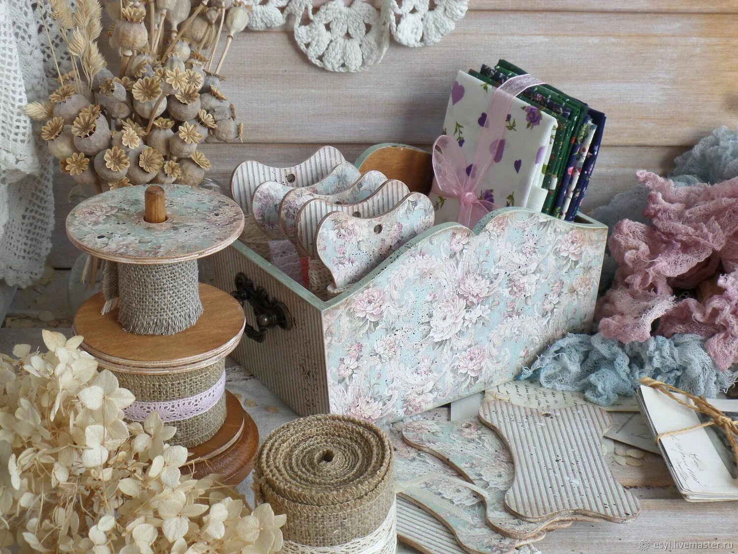 предметы для рукоделия. уголок швеи. идеи для рукодельниц. комната для рукоделия. магазин декора для интерьера.