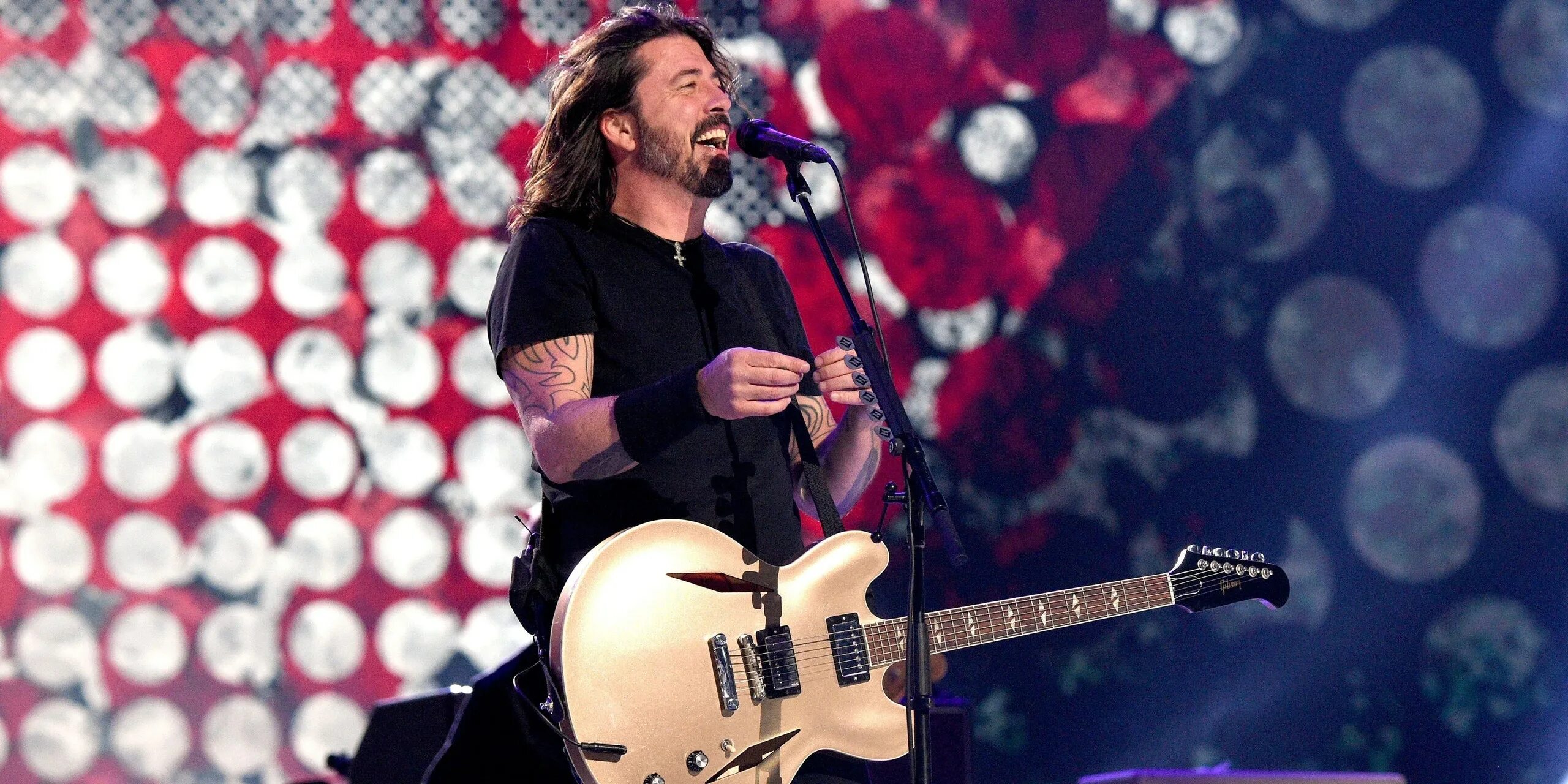 Группа foo fighters. Foo fighters слушать. Foo fighters 1995. Группа foo fighters 2021. Вокалист фу файтерс.