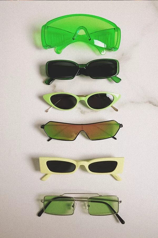 Покажи зеленые очки. Покажи зеленые очки. Солнцезащитные очки пиксельные майнкрафт. Глаза в солнечных очках. Очки с зелеными линзами.