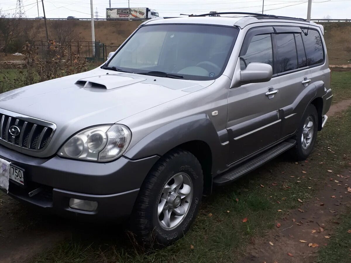9. 9. 9 дизель. терракан 2. Hyundai terracan 2003 серый.