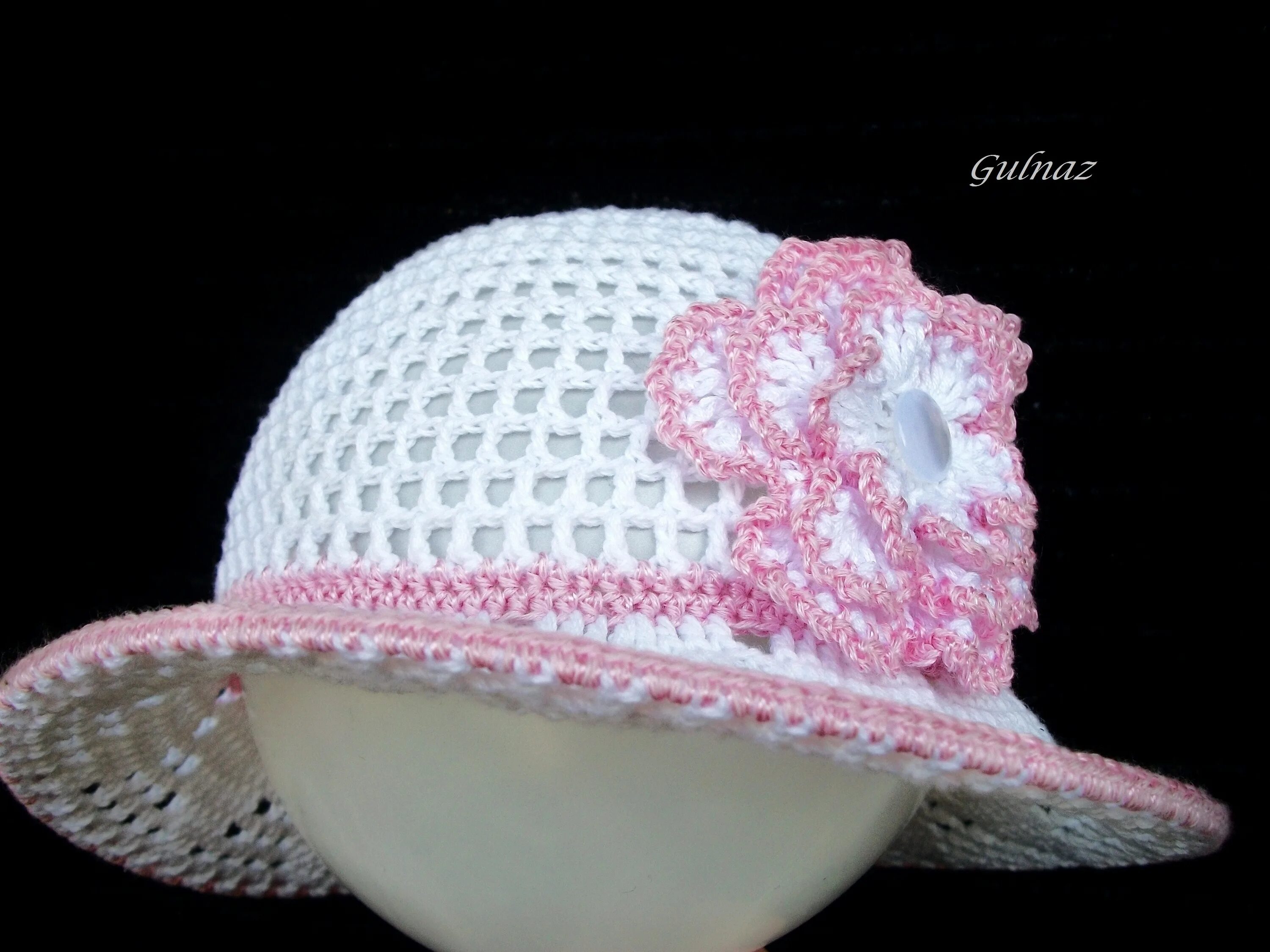 Панамка крючком для девочки 1. Летняя шапочка для девочки. Вязаные панамки крючком для девочек. Панамка крючком. Вязаные панамки крючком для девочек.