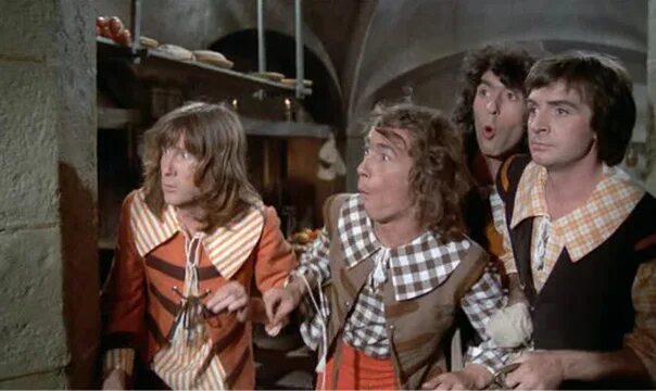 Три француза. Четыре мушкетёра Шарло. Четыре мушкетера les quatre Charlots Mousquetaires 1974. Четыре мушкетера (Франция, 1974) комедия "Шарло",. 4 Мушкетёра 1974 Шарло.