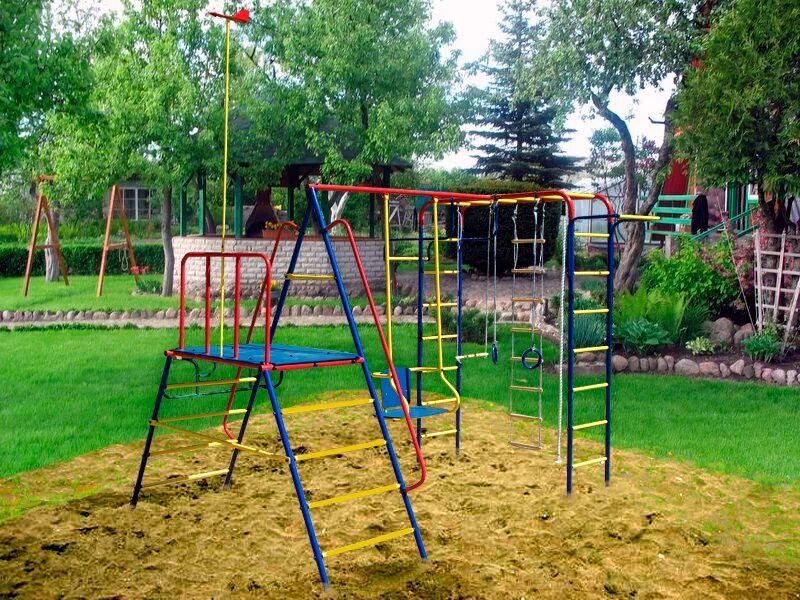Металлическая площадка для дачи