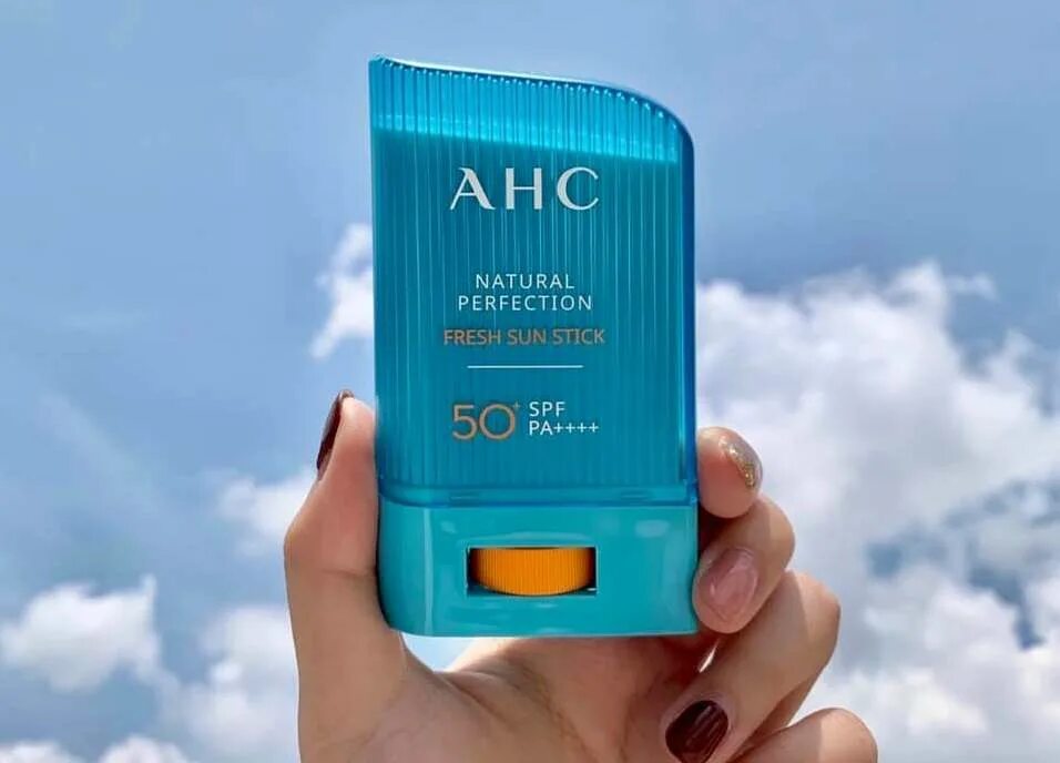 Spf 50 для лица корея. Стик солнцезащитный AHC natural perfection Double Shield Sun Stick spf50+/pa++++. AHC natural perfection Double Shield Sun Stick. AHC солнцезащитный стик SPF 50. Солнцезащитный стик AHC natural perfection Fresh Sun Stick SPF 50+/pa+++.