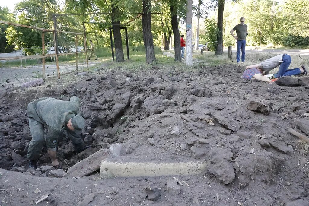 Сколько погибло мирных жителей в белгородской области. Убитые женщины на Донбассе. Обстрел Донецка июнь 2022.