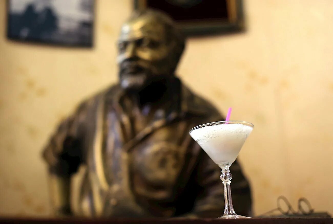 Гавана хемингуэй. Бар el Floridita. Бар Флоридита в Гаване Хемингуэй. Бар Флоридита в Гаване. Бар Хемингуэй в Гаване Дайкири.