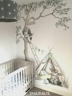 Рисунок на стене в детской комнате для девочки лучший