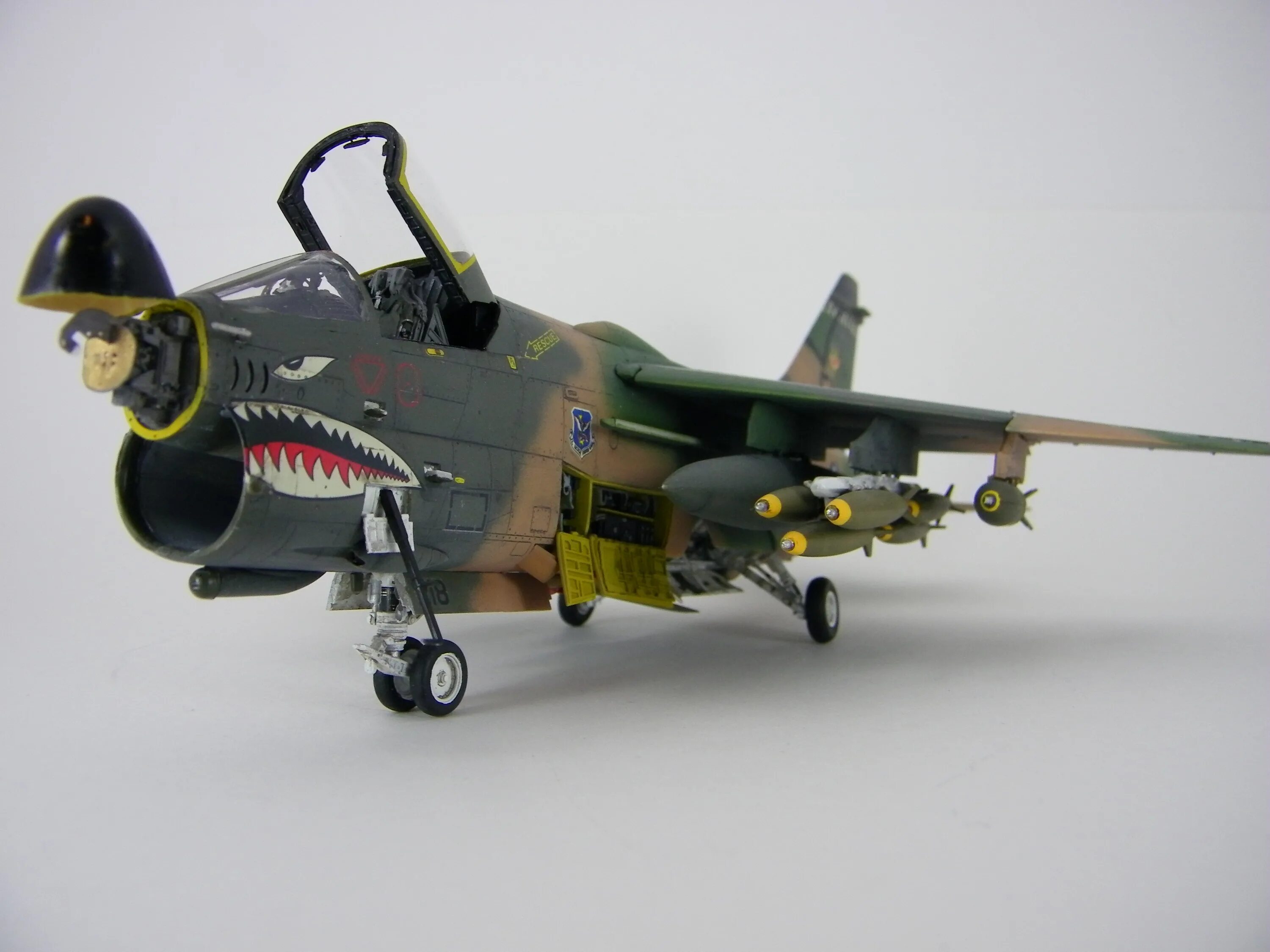 A7d Corsair 2. A-7d Corsair II. Corsair II A-7e 1/48. A-7e Corsair II Revell 04563. Model a7