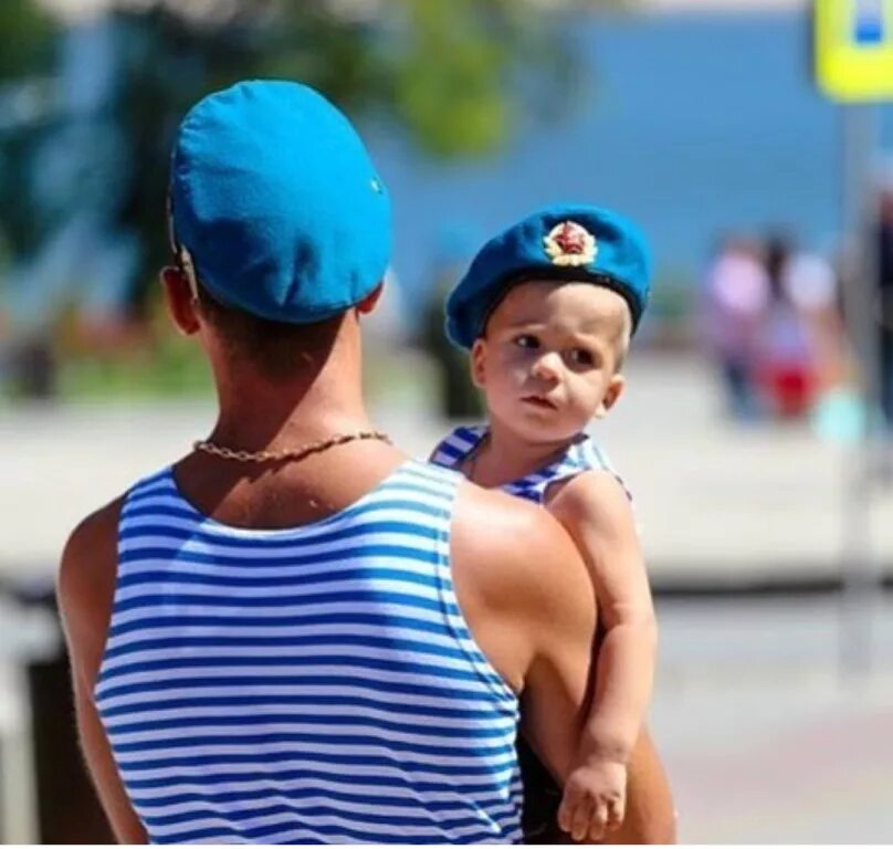 Детский десантник. Десантник для детей. ВДВ дети. Форма ВДВ. Малыши в десантной форме.