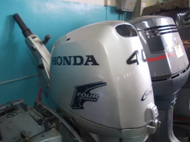 Лодочный мотор Хонда 40 2т. Хонда 40 Лодочный мотор 4-х тактный. Хонда q 40. Хонда 40 Лодочный мотор фото.
