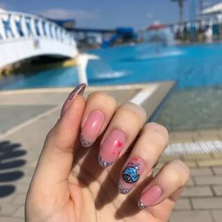 Дизайн ногтей на море яркие
