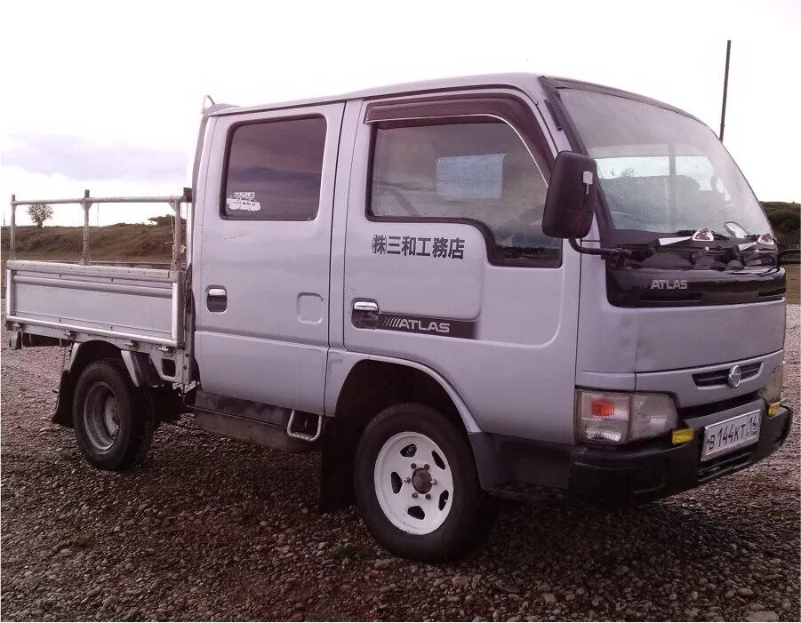 Ниссан атлас приморский край. Nissan Atlas 4wd двухкабинник. Nissan Atlas 5. Ниссан атлас 4 ВД. Ниссан атлас 150 двухкабинник 4wd.