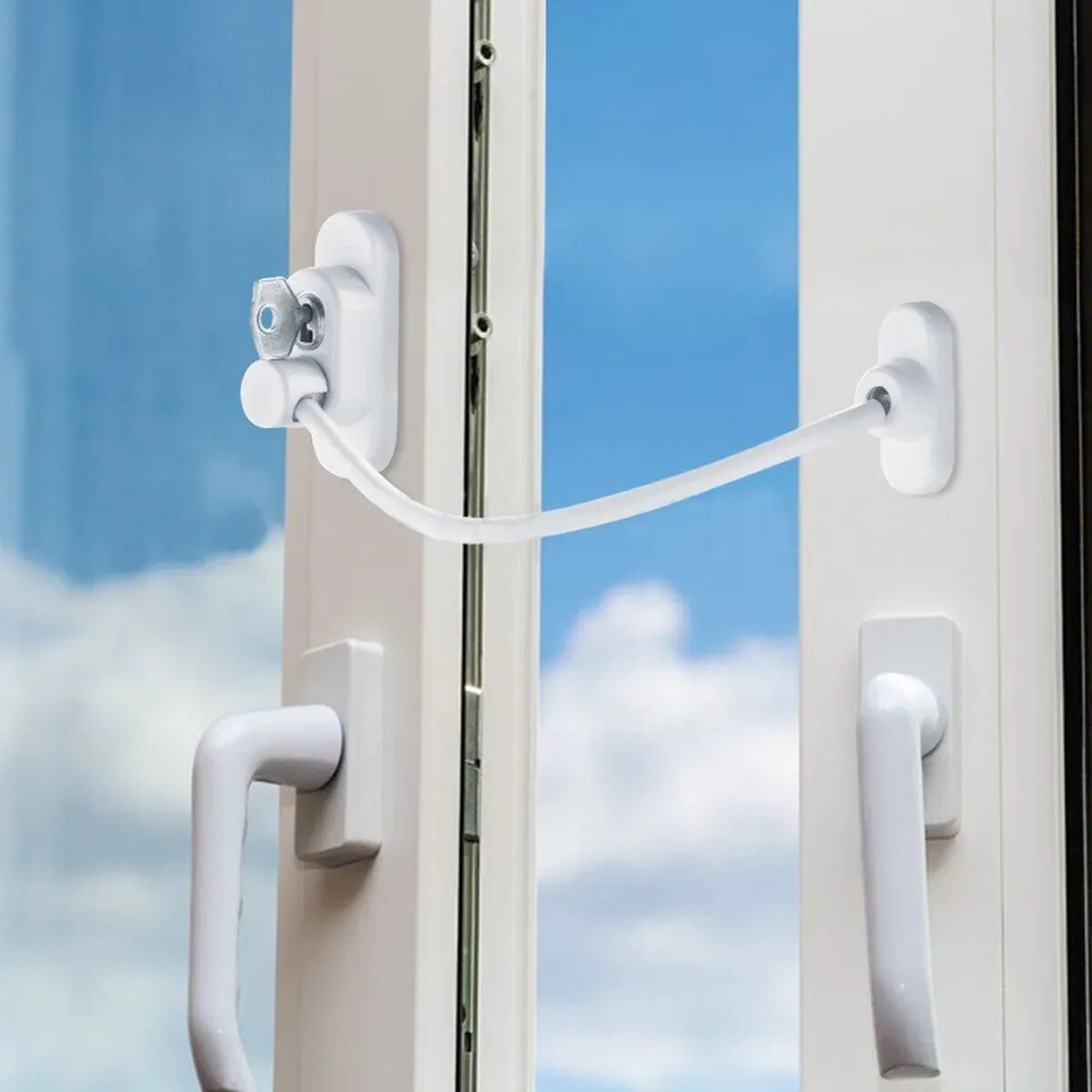 Блокиратор для окон от детей Window Restrictor. Замок блокирующий Penkid, Sash Lock, RAL 9016. Замок на стеклопакет. Оконный блокиратор Penkid Sash Lock.