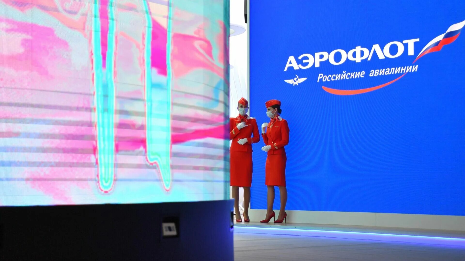 Aeroflot 2024. Аэрофлот - российские авиалинии. ПМЭФ Аэрофлот. Стенд Аэрофлот ПМЭФ. ПМЭФ 2022 Аэрофлот стенд.