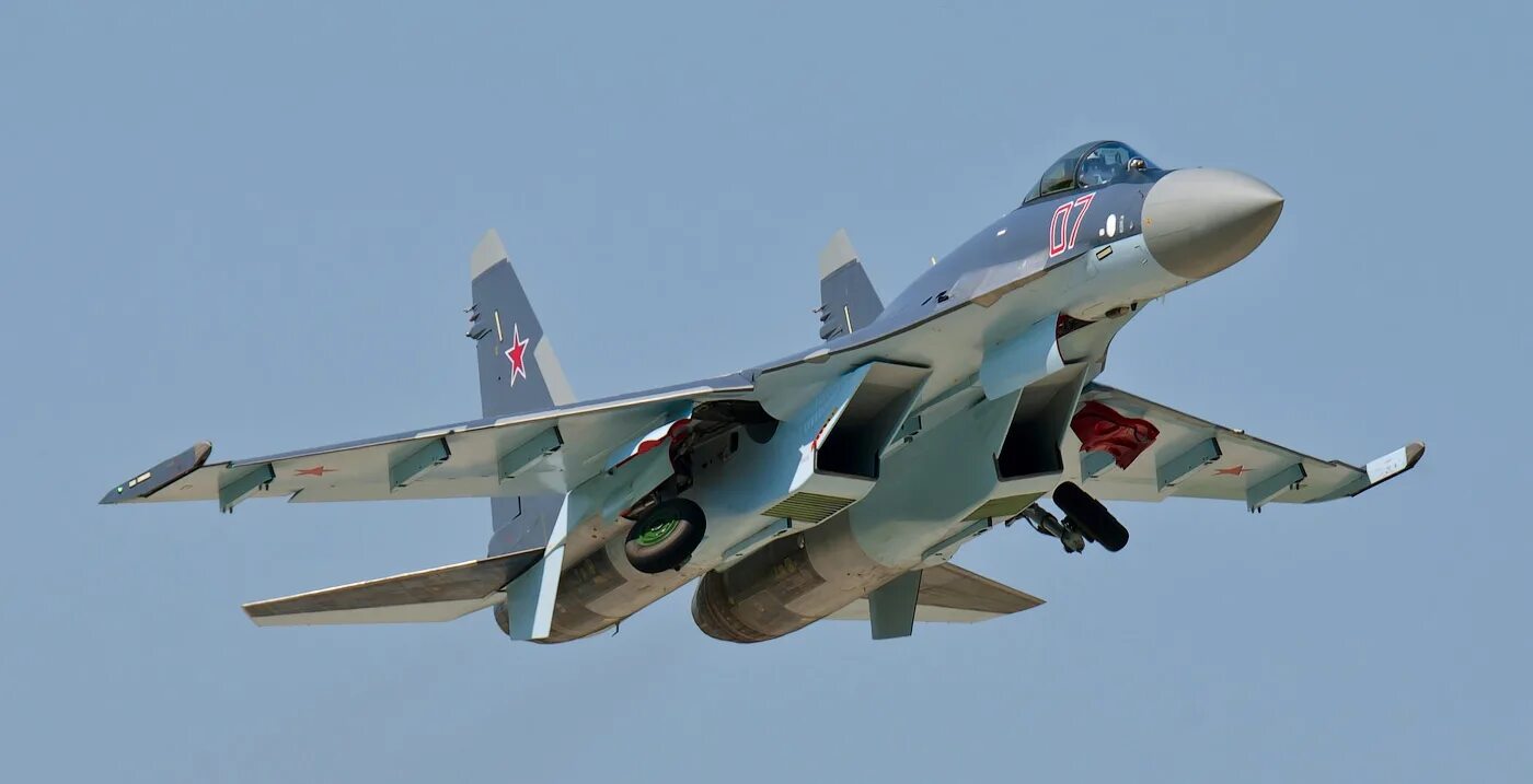 Истребитель Су-35. Су-35 Дземги. Су-35 истребитель бомбардировщик. Су-35 — многоцелевой истребитель. Сум 35